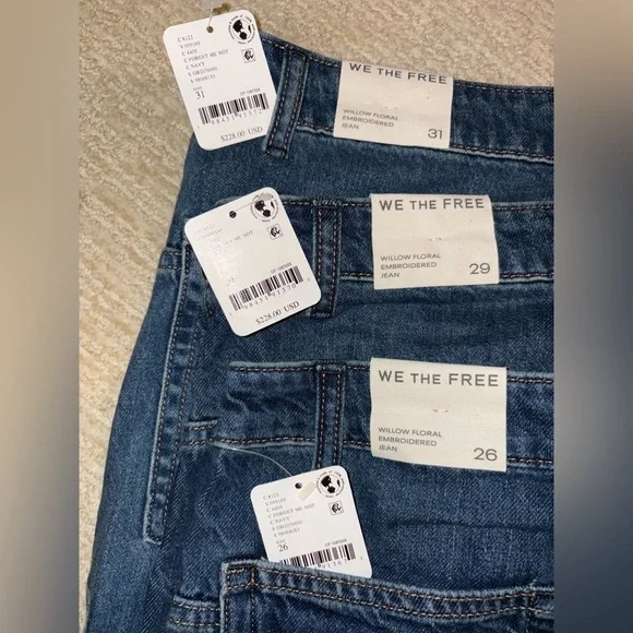 NWT Free People x We The Free Willow Floral Embroidered Boyfriend Jeans ๐ธ - Picture 4 of 13